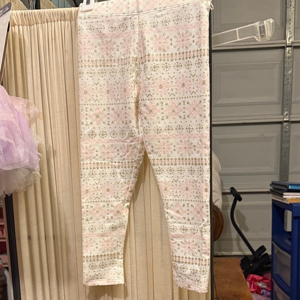 Isaac Mizrahi Pink and White Patterned Leggings 💕🌸✨